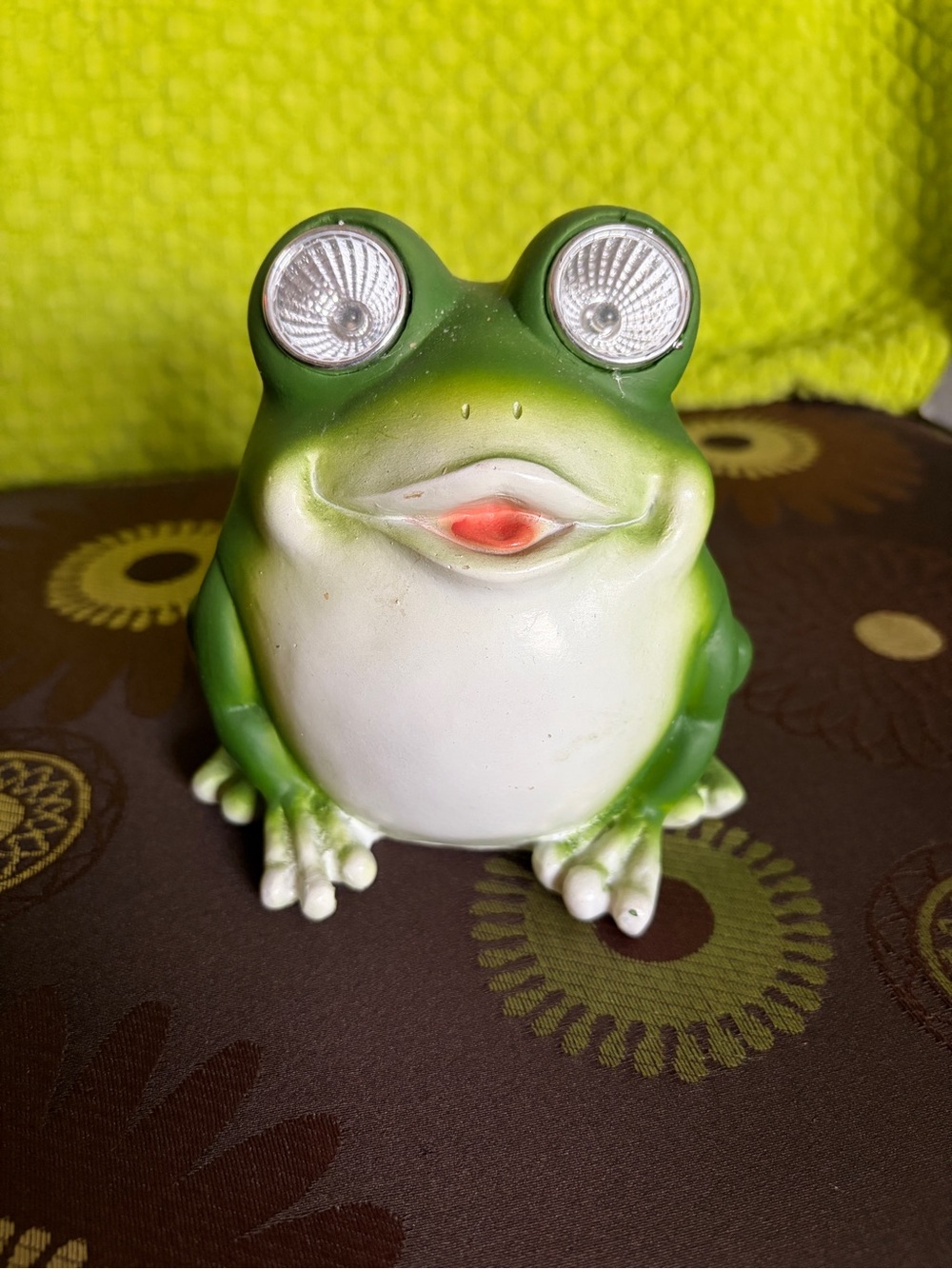 Garden Frog Solar LED Accent - Green